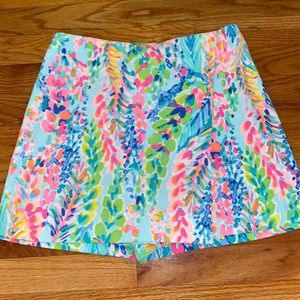 Lilly Pulitzer Skort/ Skirt in front Short in back
